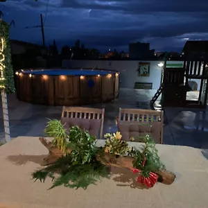 Casa Enric , Con Zona Infantil, Piscina Y Parking Privado Deltebre